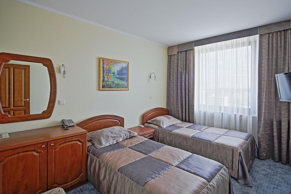 Tourist Hotel Минск Екстериор снимка