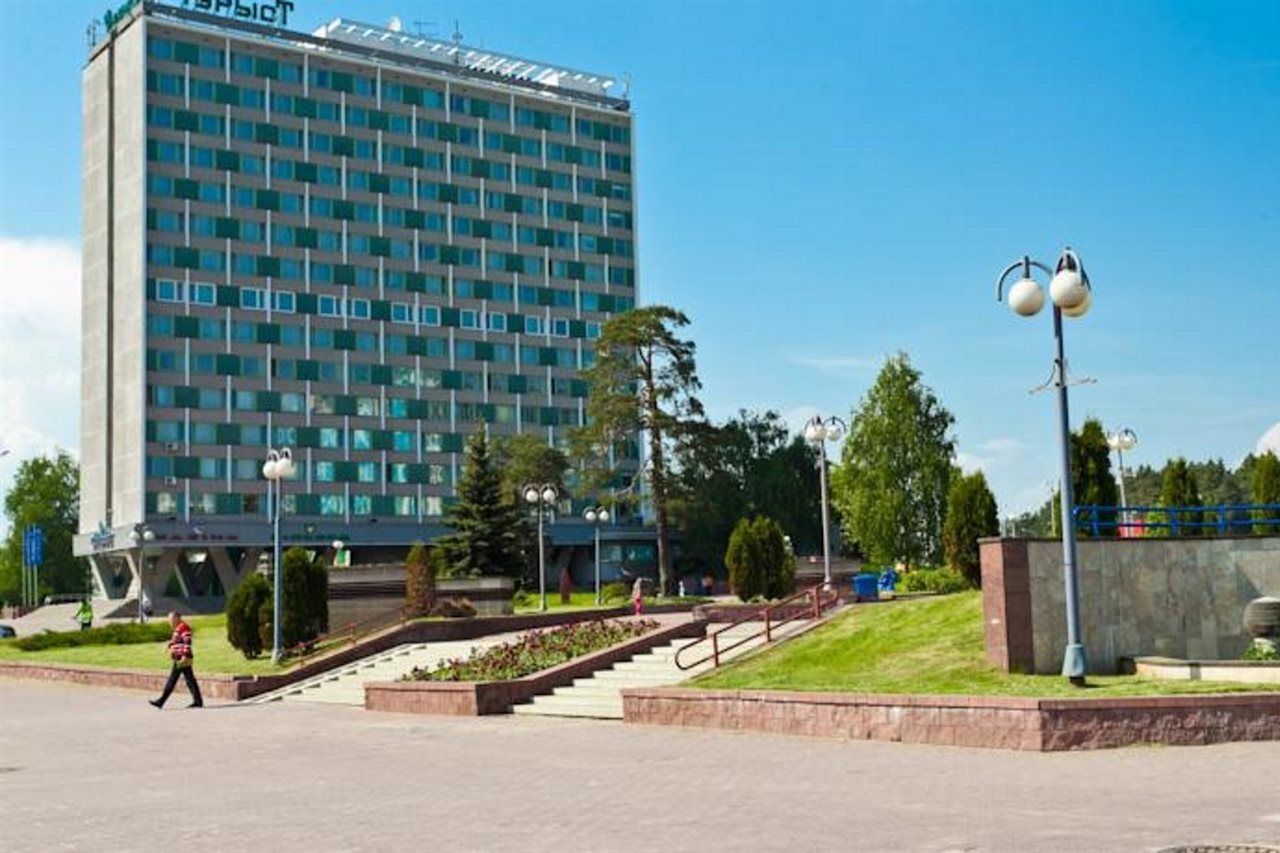 Tourist Hotel Минск Екстериор снимка