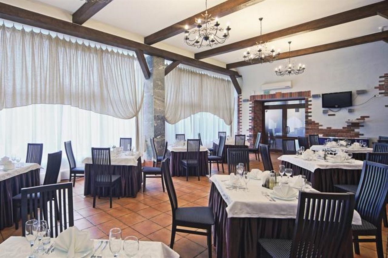 Tourist Hotel Минск Екстериор снимка