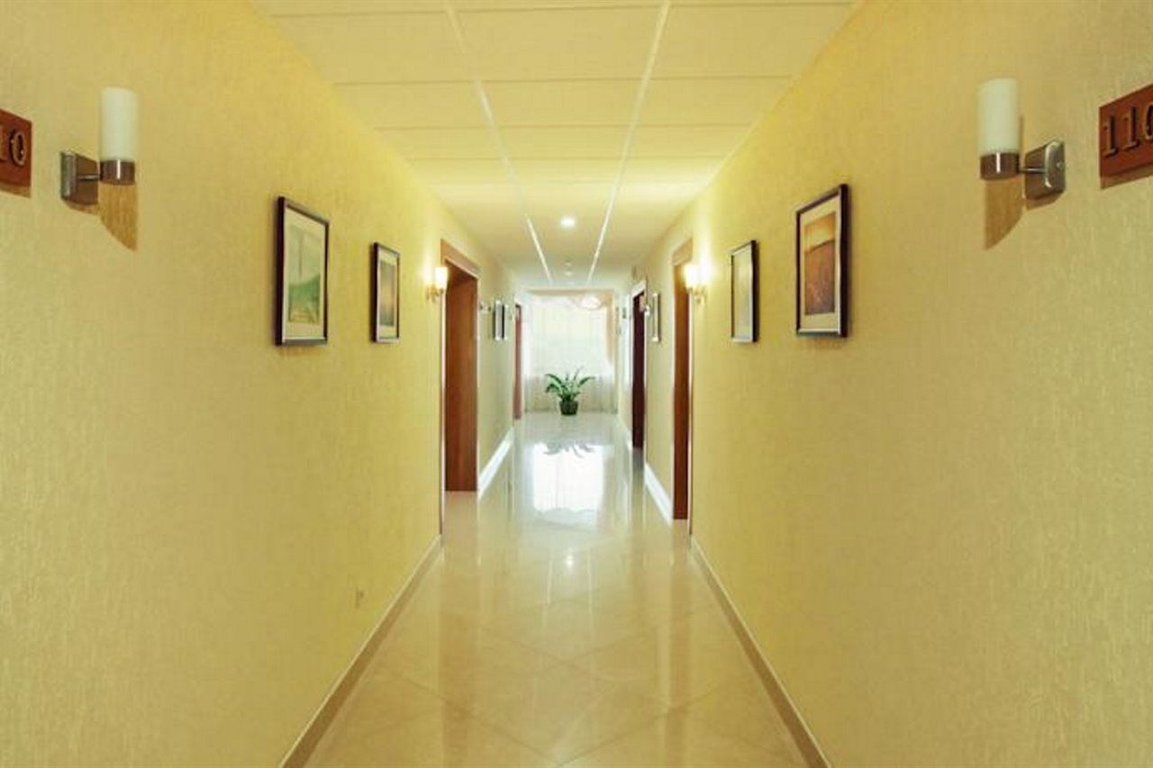 Tourist Hotel Минск Екстериор снимка